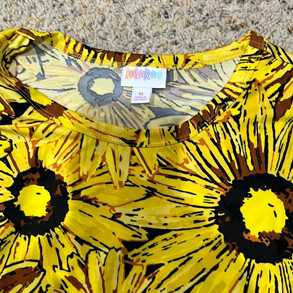 LulaRoe tunic shirt with belt medium